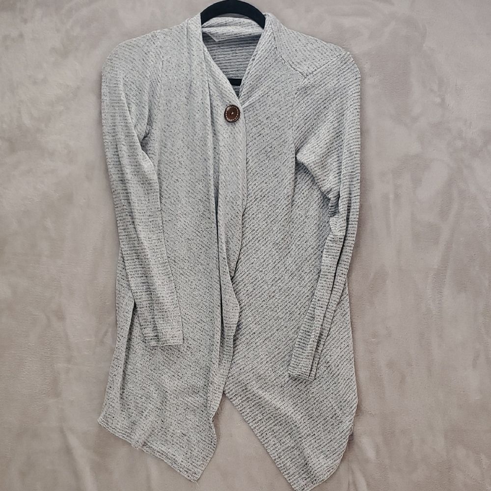 Bobeau Black and Gray Cardigan with Open Front Design and Long Sleeves